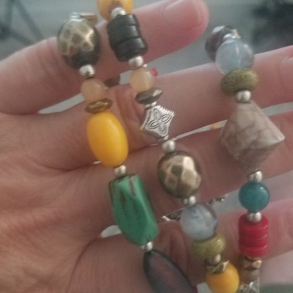 BRACELET - MULTI-COLOR, FAUX-BUCKLE CLASP, STRETCH WITH 3-ROWS - Picture 3 of 3